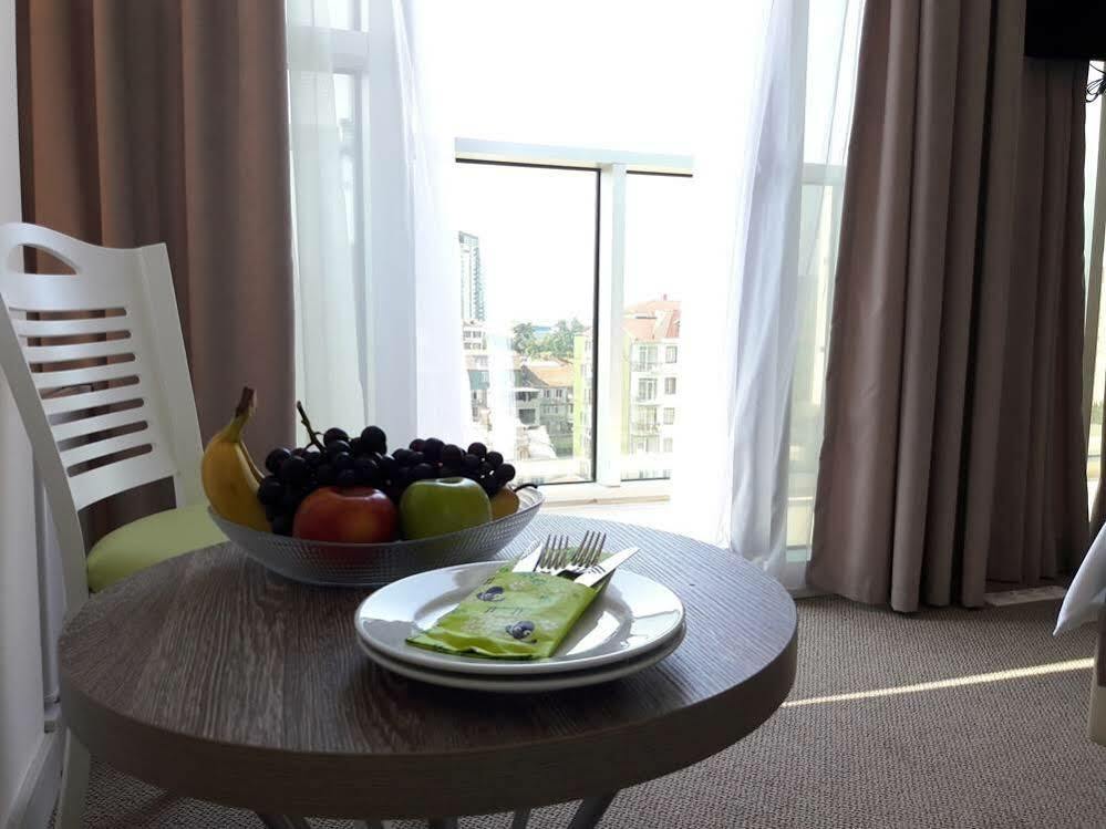 Hotel Green Glass Batumi Kültér fotó
