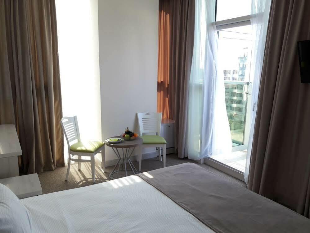 Hotel Green Glass Batumi Kültér fotó